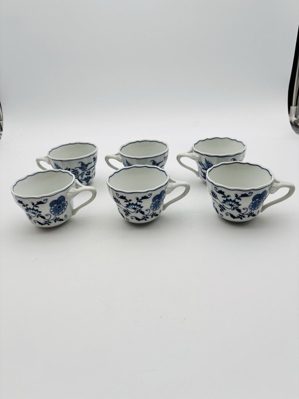 Vintage Blue Danube Set of 6 Tea Cups Blue Onion Pattern Tripod Handle VG Cond